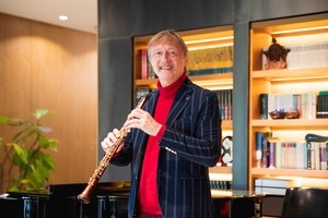 Berlin Phil’s Albrecht Mayer brings healing music to hospital before Korea tour