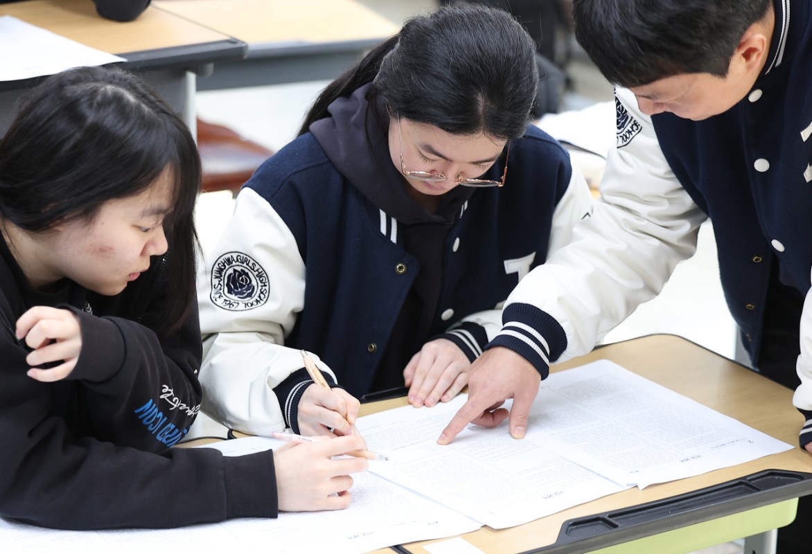 Suneung’s toughest English questions: Can you solve them?